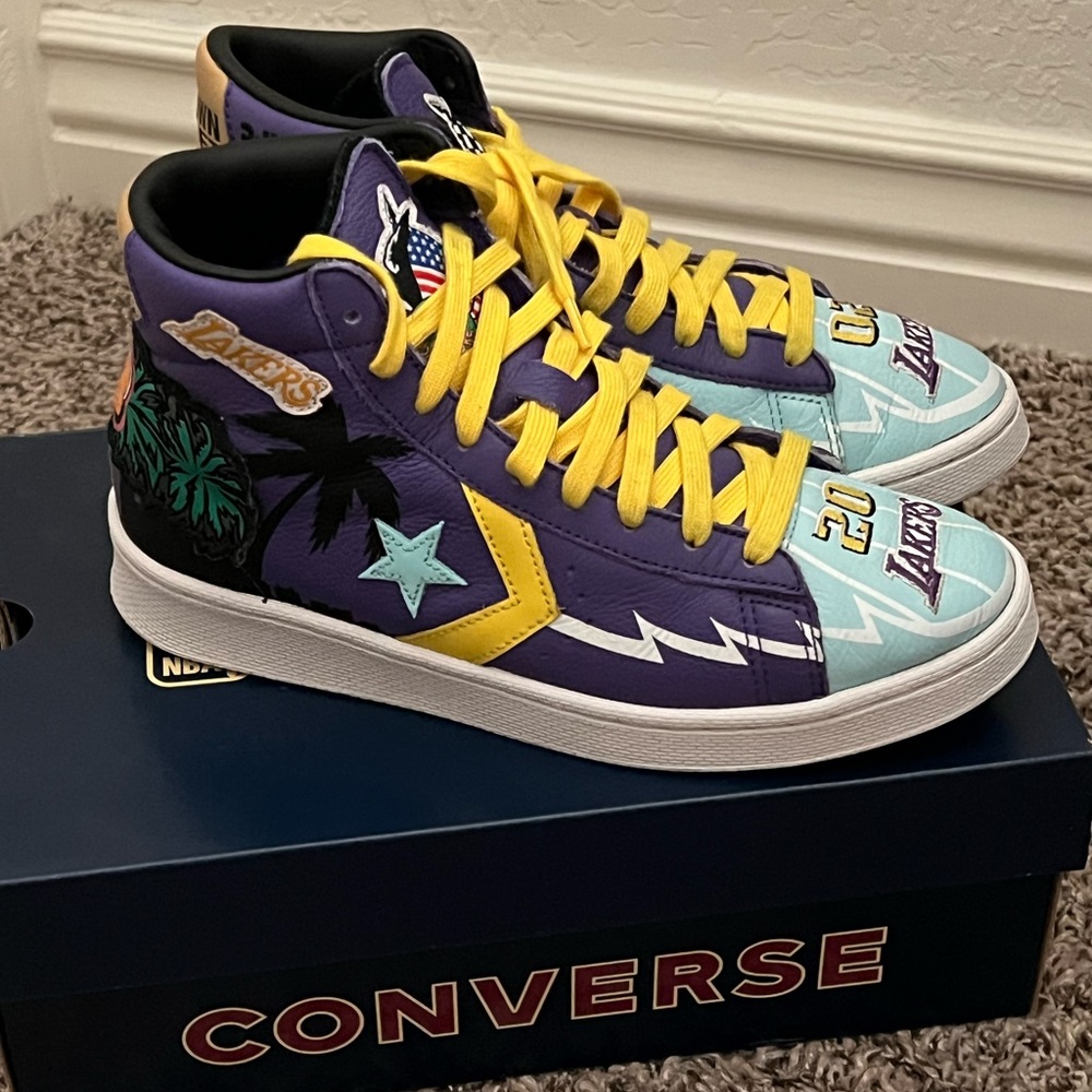 Chinatown Market NBA Lakers Mens Converse Sneakers SZ 6 1/2